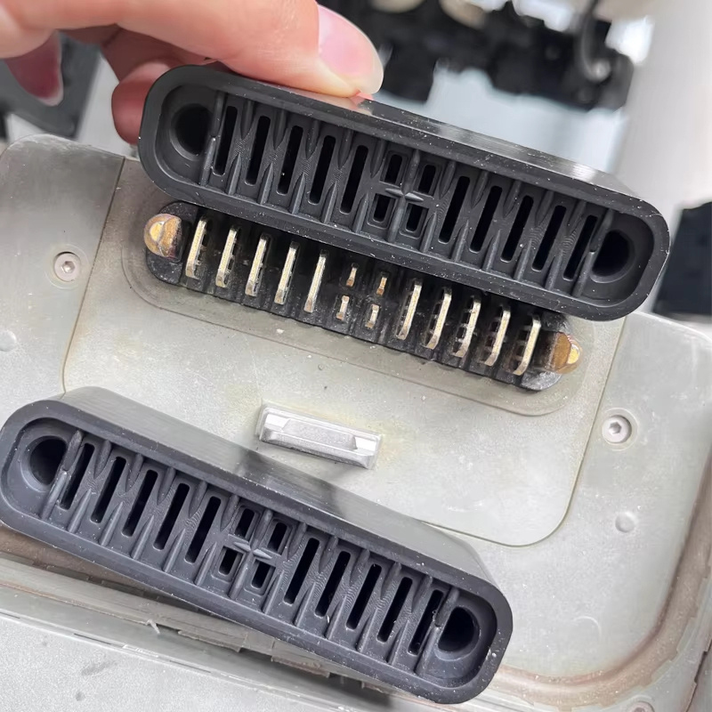 Copertura Protettiva in Plasti - Drone Battery Connector recensione e prezzo